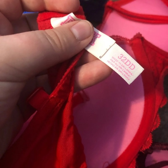 4 Victorias Secret Bras - Picture 3 of 4